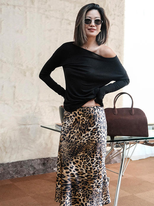 TR她热 偷心猎手 豹纹缎面印花复古优雅通勤显瘦光泽感斜裁鱼尾半裙 商品图1