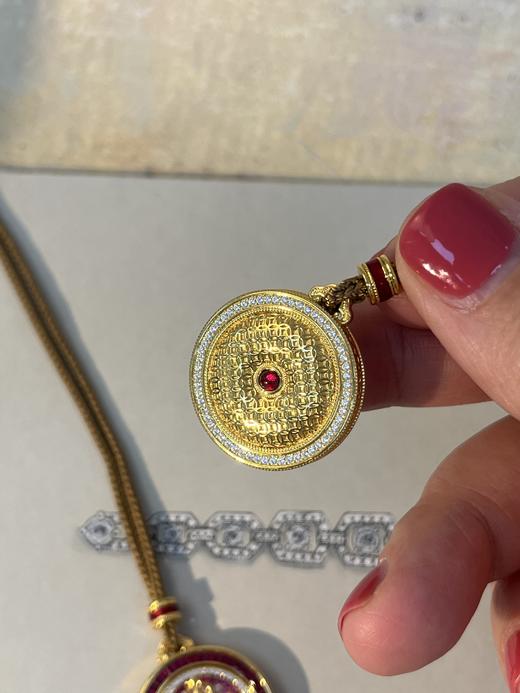 【开年鸿运首饰之‘币’定发财】红宝金刚杵罗盘 银镀金项链吊坠新年礼物（非质量问题不退不换） 商品图3