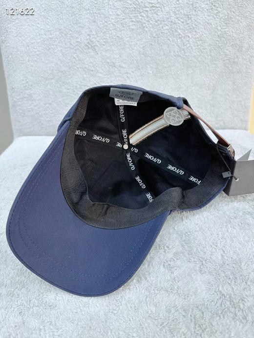 韩单G4新款高尔夫休闲鸭舌帽。深蓝均码
包裹性极好，很好的防晒透气效果，男女同款，可调节大小 商品图8