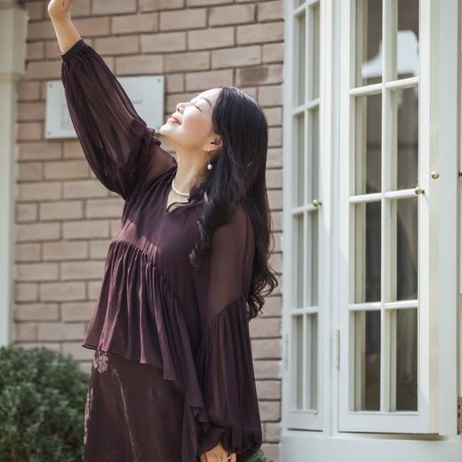 【林栖设计小店】鎏光溯影|提花密褶层次感2026春新款国风真丝罩衫两件套1961171 商品图2