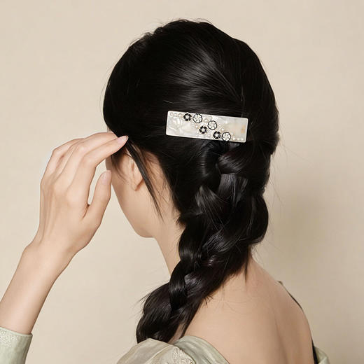 大英博物馆欧洲文化艺术系列浪漫山茶发夹 商品图1