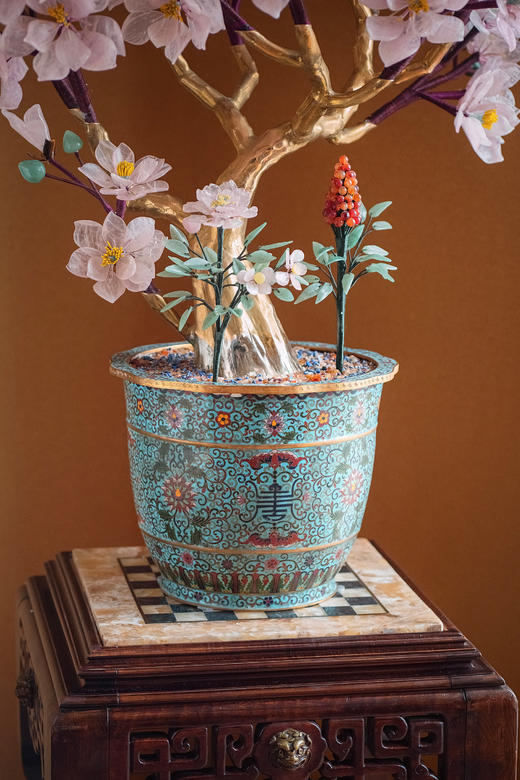 【已售】独角鹿西洋古董中国出品传统宝相花纹景泰蓝盆装饰「玉兰报春」主题珍宝像生盆景 商品图7