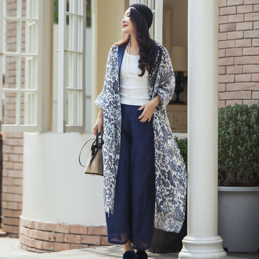 【林栖设计小店】缠枝牡丹|丝麻藏青色复古传统印花2026春新款宽松衬衣1961019 商品图0