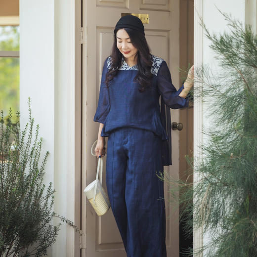 【林栖设计小店】缠枝牡丹|藏青色丝麻拼桑蚕丝飞片2026春新款优雅衬衣1961142 商品图1
