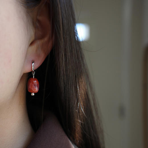「点绛」南红玛瑙耳坠 | 总长约1.5cm 不规则的桶型 耳环耳饰 to me 天然石饰品 商品图0