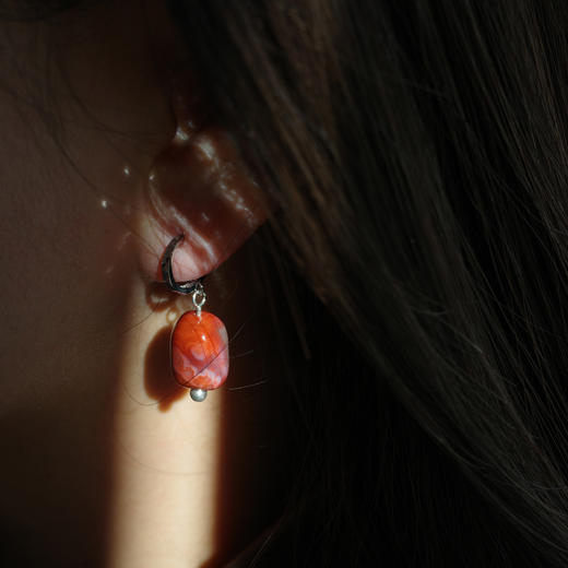 「点绛」南红玛瑙耳坠 | 总长约1.5cm 不规则的桶型 耳环耳饰 to me 天然石饰品 商品图5