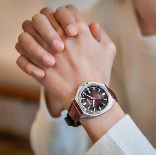 西铁城日本正品全新Series8系列商务休闲日历机械表NB6011-11W 商品图7