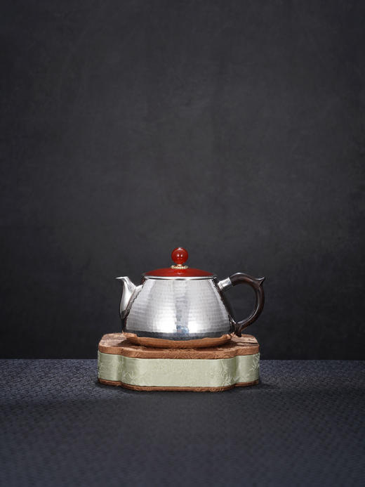 子佩集【弘福胤禧】银S999摆件【COOXHCFO001】茶具红盖锤纹小茶壶2602 商品图2