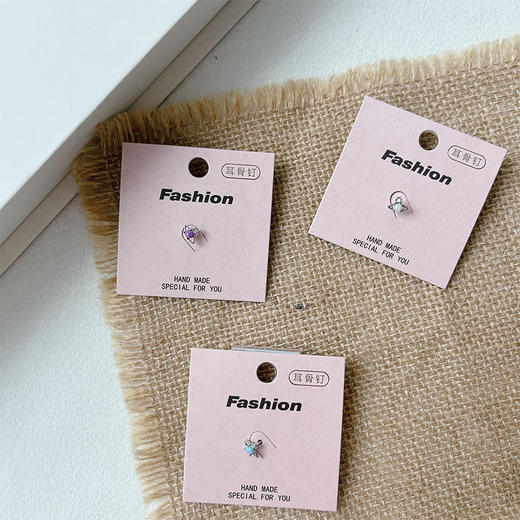 简约多彩星医用钛钢耳饰-纪念日百货门店同款162895556 商品图3