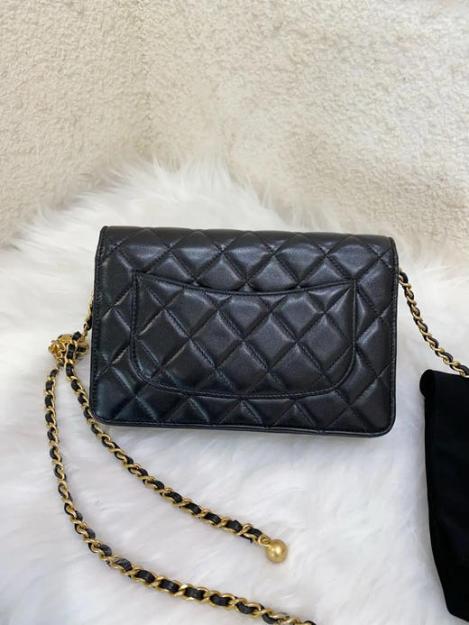 Chanel 22s 黑金 核桃金球 Woc 斜挎包 商品图1