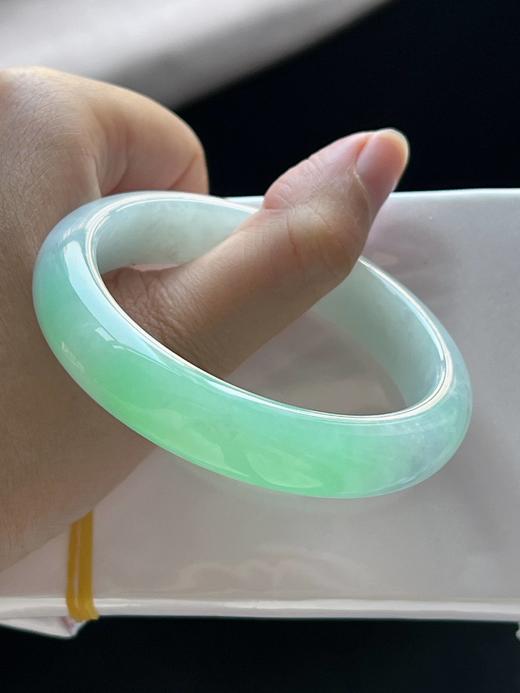 60正圈翡翠手镯 商品图3