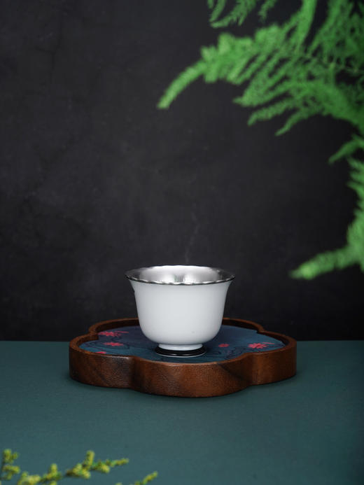 子佩集【国色欢瑞】银S990摆件【TZYF051】茶具牡丹浮雕葵口茶杯2602 商品图6