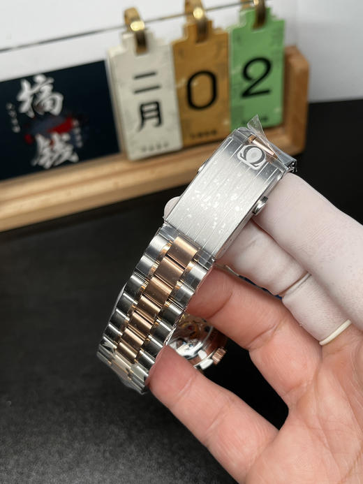 N1 Factory 欧米茄 透底 超霸系列月球表3861机芯
搭配新款5珠表带，每排五片拱形表节的表链带，佩戴舒适度和质感有更好体验。整个手表基于正品original 原版开模的精品 无可挑剔❕❕❕ 商品图4