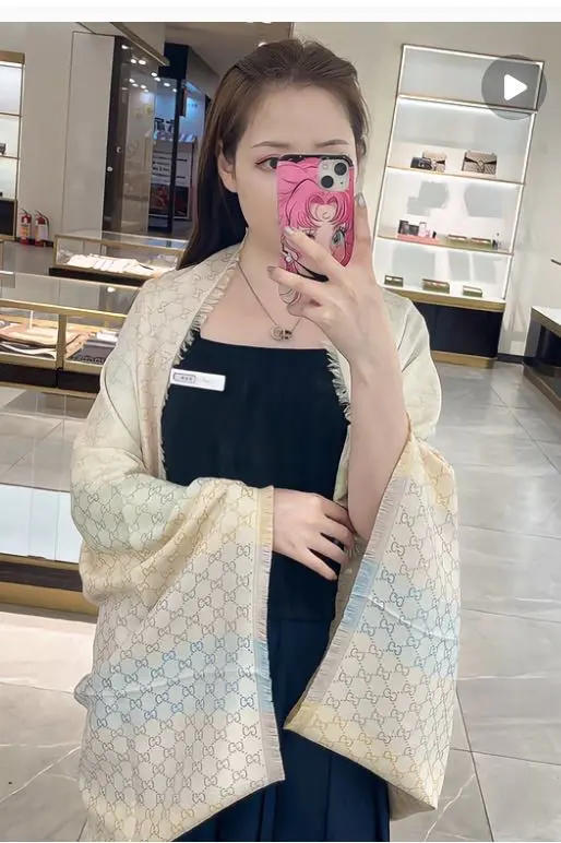 GUCCI 双G 老花 棉 羊毛 蚕丝 混纺 拼色 围巾 商品图3