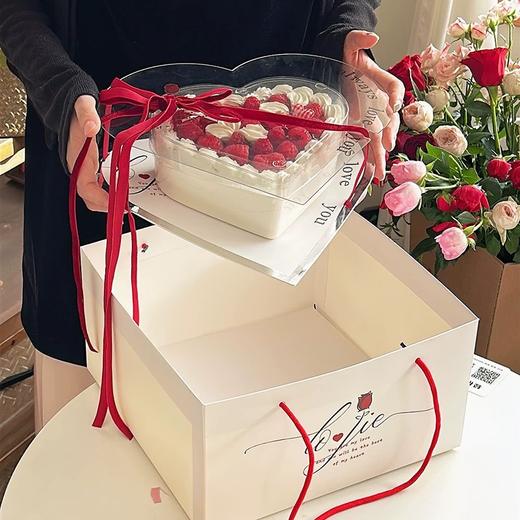 情人节心形奶油蛋糕盒子（最宽处19厘米最长处16cm 深度6.5cm） 商品图1