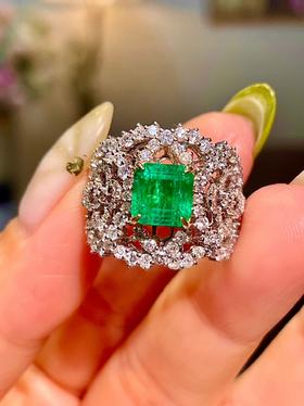 2.08克拉祖母绿戒指