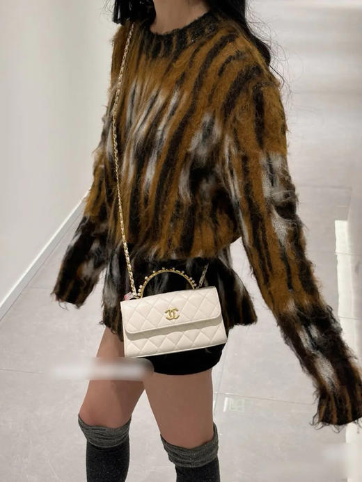 Chanel 23B 白金 珍珠钻石 手柄 羊皮 斜挎包 商品图1