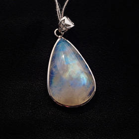 月光石吊坠 | 印度原矿质地 未经泡酸处理 月下世界「下单后72小时内发货」