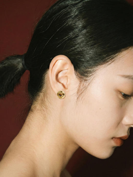 含晖·玲珑系列-镂空宝石耳钉 商品图3