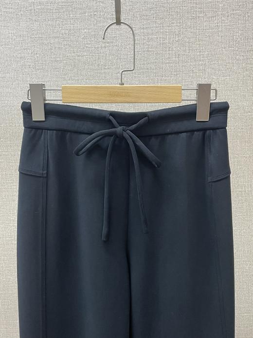 高弹极简舒适裤 商品图1