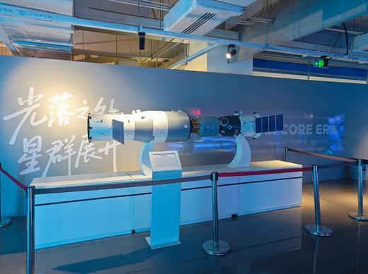 16000㎡科幻盛宴【2026成都东安湖科幻展】硬核装备+IP 共创，机器人机器狗表演互动，歼系列战机模型、机甲坦克、科幻艺术装置 ，VR体验，不定时NPC闪现拍照、科学实验秀 商品图3