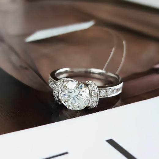 【天然正品】AU750白金简约时尚扭臂款1.26克拉钻石戒指11.5号（戒圈可改）090226NJS22 商品图4