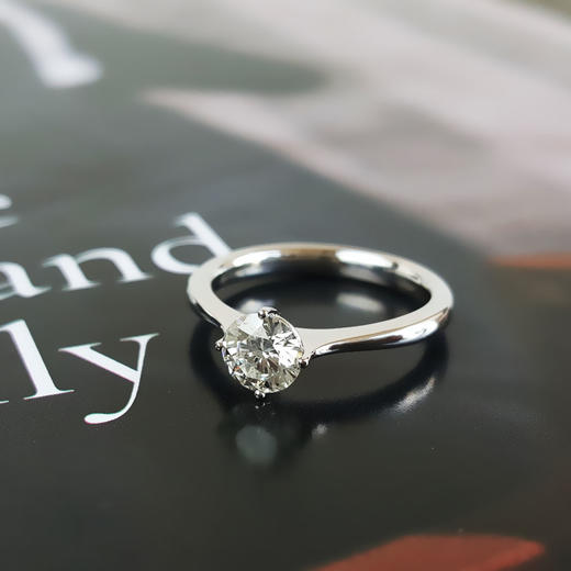 周大福AU750白金经典简约0.56克拉钻石戒指9.5号（戒圈可改）310126TJ13 商品图4