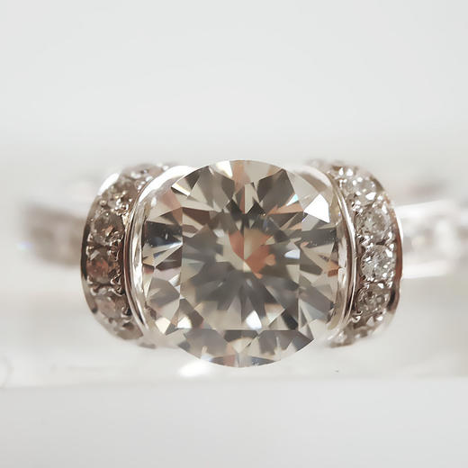 【天然正品】AU750白金简约时尚扭臂款1.26克拉钻石戒指11.5号（戒圈可改）090226NJS22 商品图2