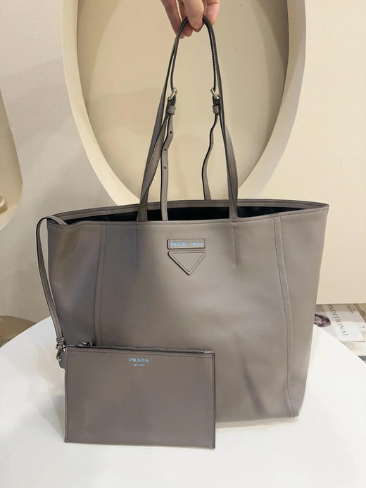 Prada 大号 灰色 牛皮 托特包 商品图0