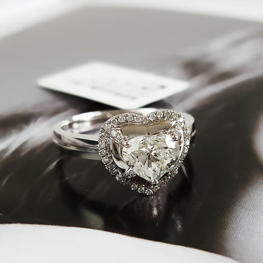 【天然正品】AU750白金简约时尚爱心造型四爪款1.01克拉钻石戒指14号（戒圈可改）090226NJS21 商品图3