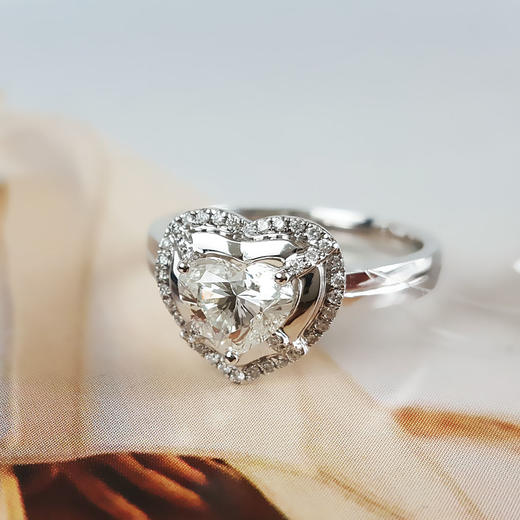 【天然正品】AU750白金简约时尚爱心造型四爪款1.01克拉钻石戒指14号（戒圈可改）090226NJS21 商品图4