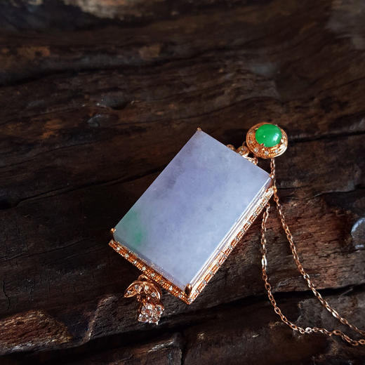 【天然正品】A货翡翠AU750玫瑰金镶钻镶天然细腻糯种紫罗兰飘绿平安无事牌翡翠吊坠项链43.8*17.0*8.2MM（皆取最大值）281025AH65 商品图5