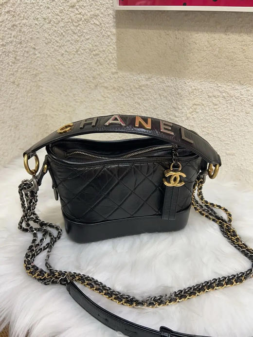 Chanel 小号 油蜡牛皮 黑金 手柄款 菱格纹 流浪包 商品图0