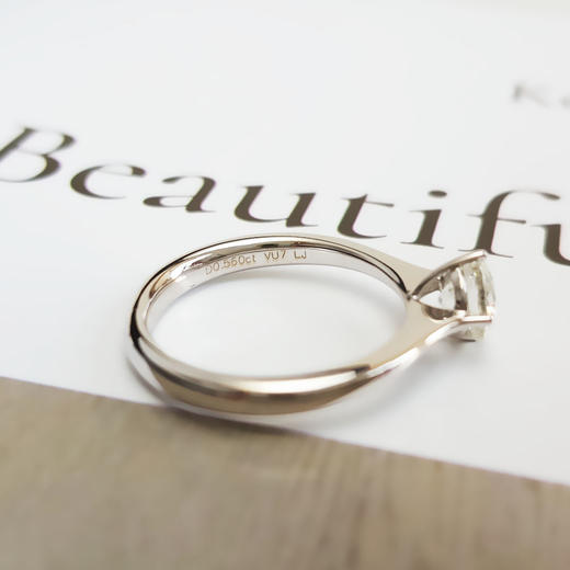 周大福AU750白金经典简约0.56克拉钻石戒指9.5号（戒圈可改）310126TJ13 商品图7