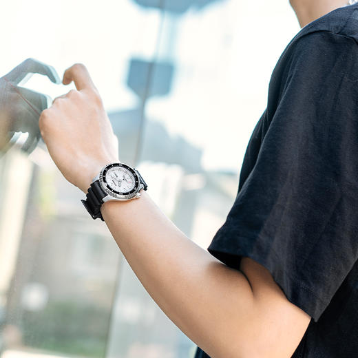 西铁城官方正品不锈钢表壳 PU橡胶表带蓝宝石玻璃表镜200米防水机械男表NY0118-11AB 商品图4