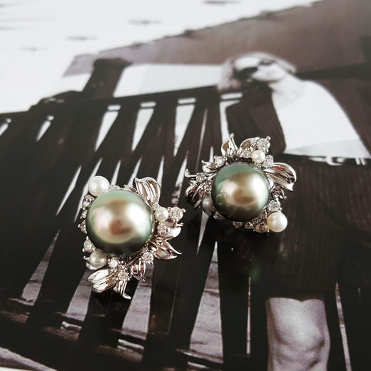 【天然正品】AU750收藏级白金镶钻镶天然近完美约11MM孔雀绿大溪地海水珍珠耳环210126TJ02 商品图4