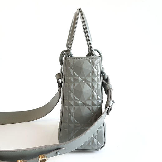 【95新】DIOR迪奥Lady Dior手袋M0538INEA 41GU灰色钻石藤格纹四格戴妃包单肩手提包女士060226TJ05 商品图3