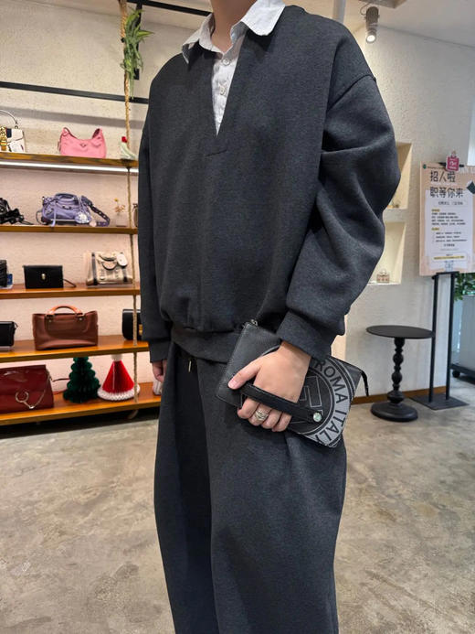 FENDI mini Clutch Slim 灰色 印花 牛皮 小号 手拿包 商品图1