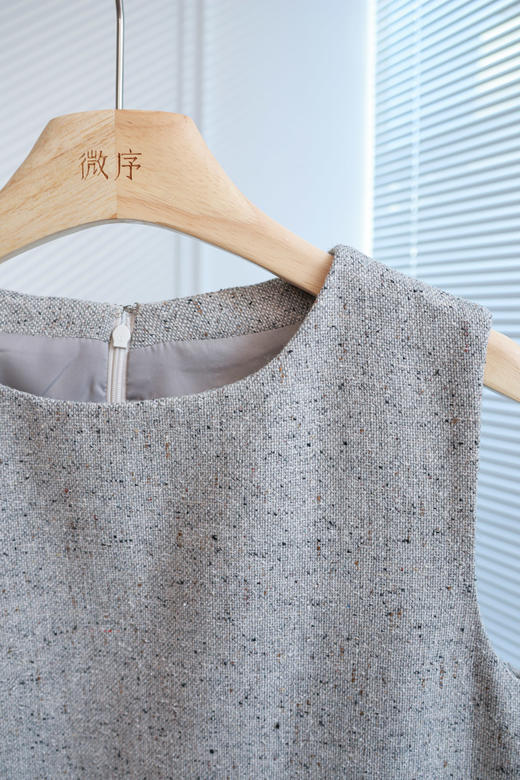 柏林画刊|英式点点花呢羊毛背心裙 商品图7