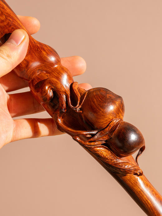 黄花梨雕寿桃手杖 商品图2