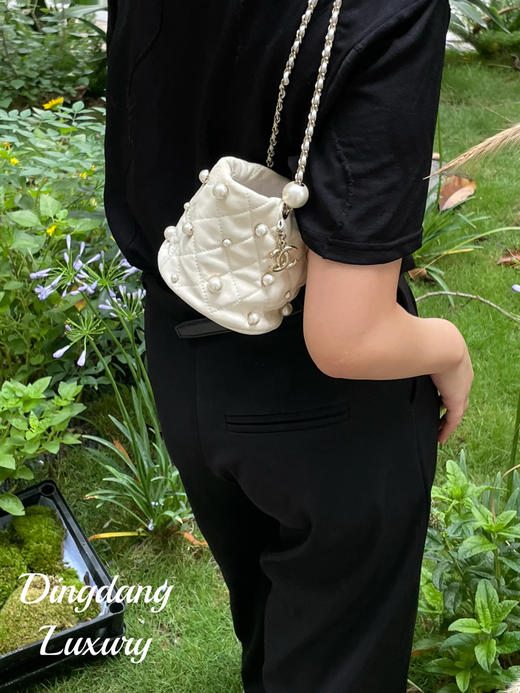 Chanel 珍珠 米白色  羊皮  mini 水桶包 商品图1