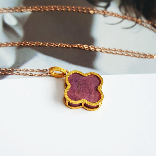 【天然正品】AU750黄金镶天然蔷薇粉幸运四叶草造型舒俱来吊坠项链18.5*13.0*3.4MM（皆取最大值）230126NJM35 商品图4