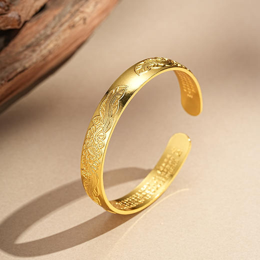 【牡丹沙金手镯】敦煌沙金宽版牡丹花心经开口手镯女新中式錾刻花朵开口手镯仿黄金实心小众高级感镯子 商品图6