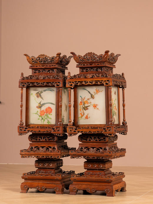 二十世纪	红木透雕花卉纹宫灯（一对） 商品图4