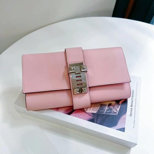 爱马仕 CDC Medor 樱花粉 银扣 trade皮 手拿包 商品图0