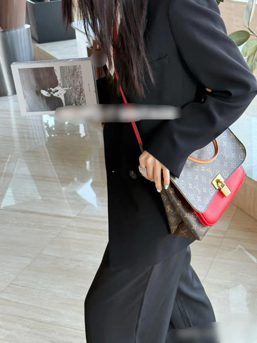 LV Marignan 老花拼红 锁头 邮差包 商品图3