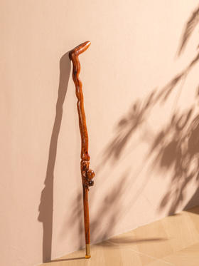 黄花梨雕寿桃手杖