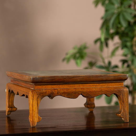 清	黄花梨嵌云石云纹足方形器座 商品图1