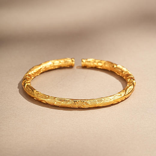 【牡丹沙金手镯】敦煌沙金宽版牡丹花心经开口手镯女新中式錾刻花朵开口手镯仿黄金实心小众高级感镯子 商品图5
