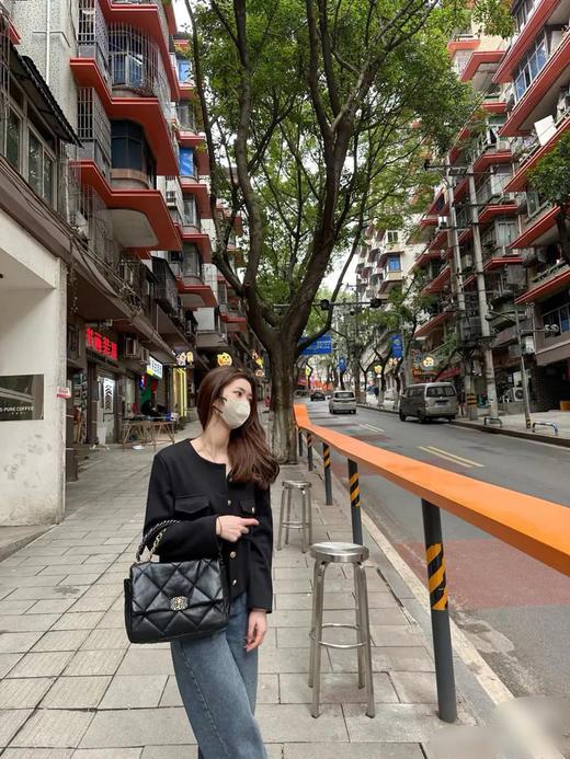 Chanel 19bag 黑金 中号 山羊皮 斜挎包 商品图3